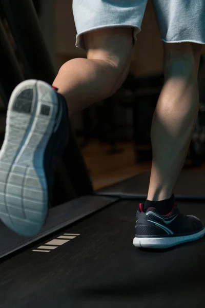 Training auf dem Laufband in Nahaufnahme — Stockfoto