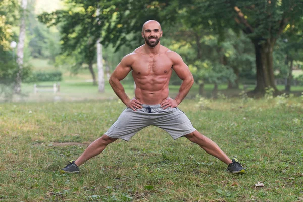 Stretching Exercise Outdoors Workout In Nature — Stockfoto