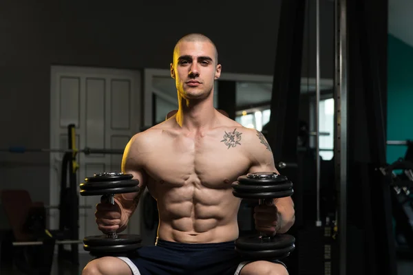 Young Man With Dumbbells Resting Time — Stock Photo, Image