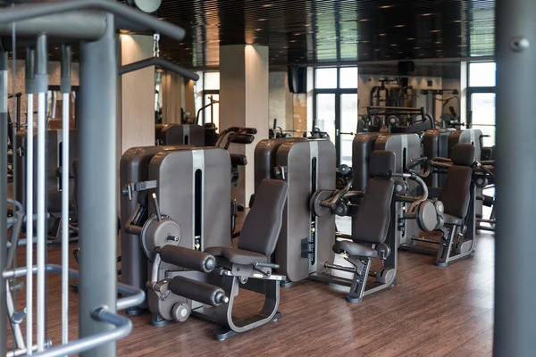 Wnętrze centrum Fitness Siłownia — Zdjęcie stockowe