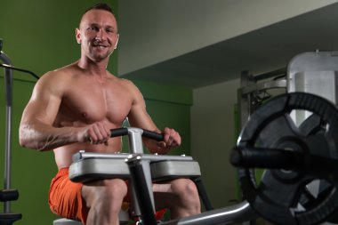 Bacaklar buzağı egzersiz