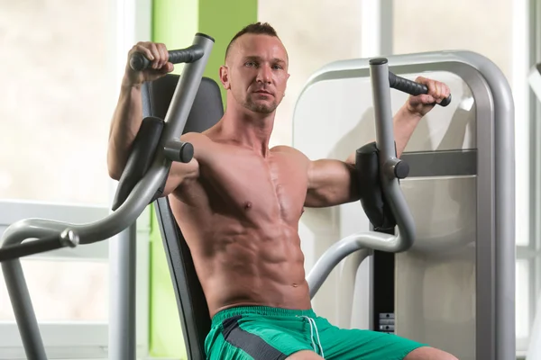 Butterfly Chest Exercise On Machine — Stock Photo, Image