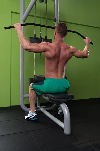 Young Man Doing Heavy Weight Exercise For Back — Stock Photo, Image