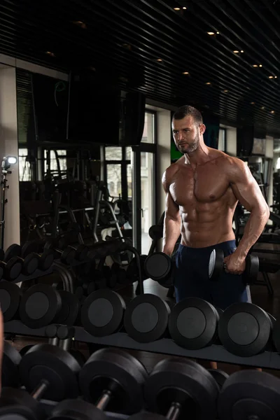 Young Bodybuilder Flexing Muscles — Stock Photo, Image