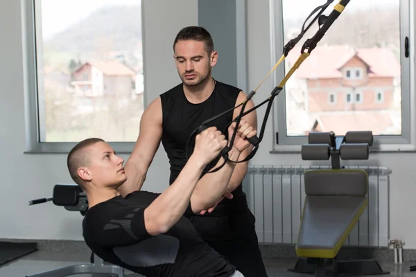 Entrenamiento de correas Trx —  Fotos de Stock