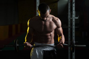 Pazı egzersiz halter ile