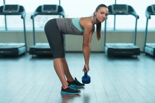 Young Woman Doing Exercise With Kettle-bell — Stock Photo, Image