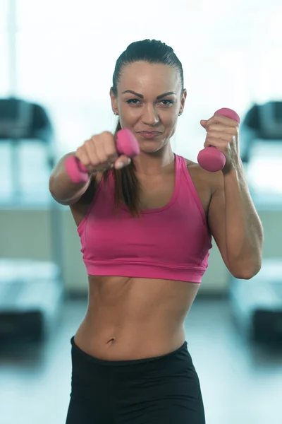 Woman Fighter Ready To Fight With Dumbbels — Stock Photo, Image