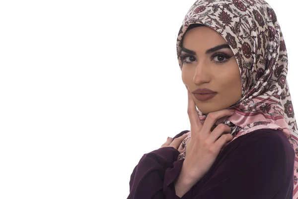 穆斯林妇女戴头巾在白色背景上 — 图库照片