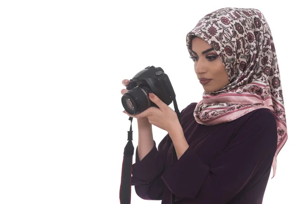 Красива жінка фотограф ізольована на білому тлі — стокове фото