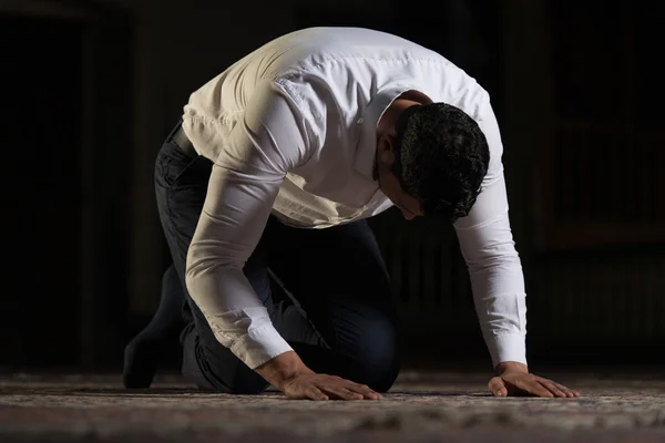 Muslim Praying In Mosque — Stock Photo, Image