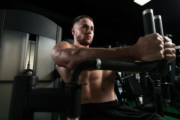 Chest Exercise On Machine In Gym — Stock Photo, Image