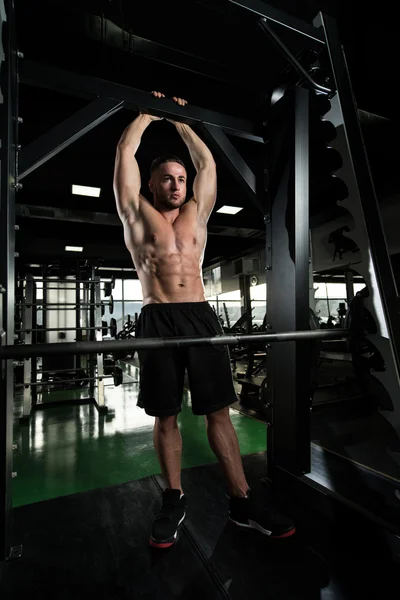 Healthy Young Man Flexing Muscles — Stock Photo, Image