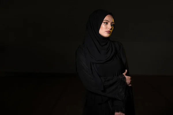 Attractive Muslim Woman On Black Background — Stock Photo, Image