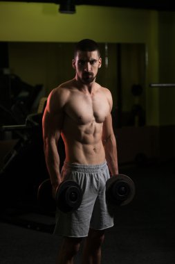 Adam pazı ile Halter egzersiz jimnastik salonu