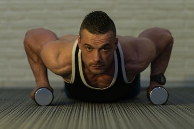 Push up Dumbbells ile