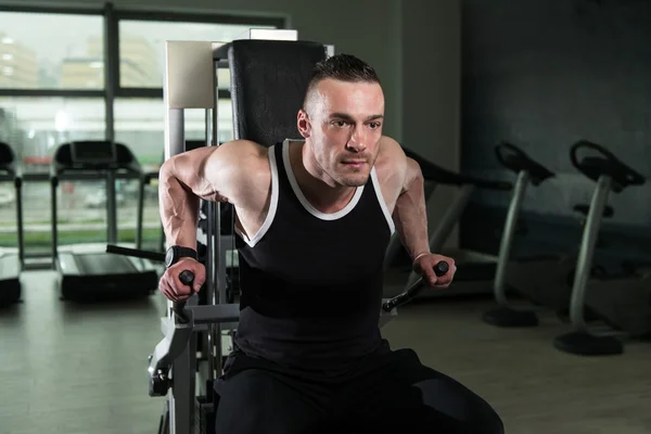 Triceps Exercises On A Machine — Stock Photo, Image