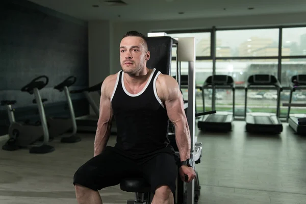 Triceps Workout On Machine — Stok Foto