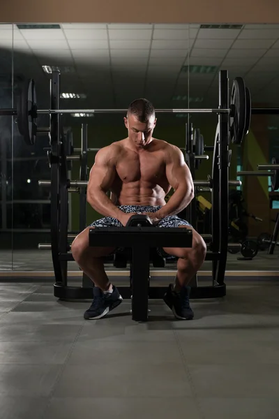 Muscular Man Resting After Exercise — Stock Photo, Image