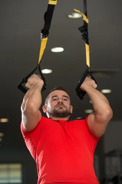 Personal Trainer Training With Trx Fitness Straps — Stock Photo, Image