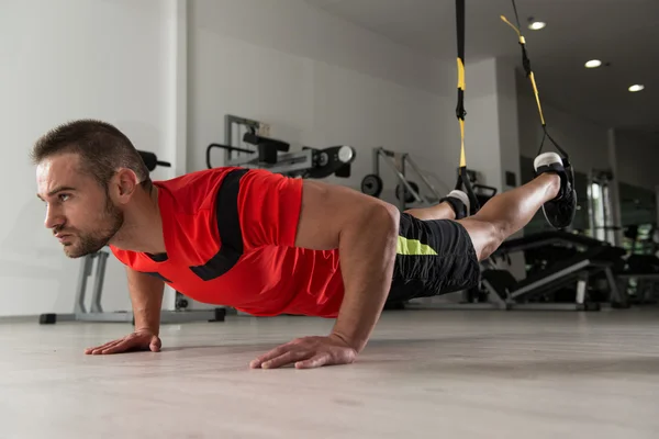 Entrenamiento de correas Trx — Foto de Stock