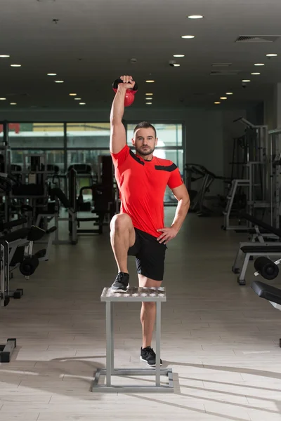 Fitness Instructor Ejercicio con Kettle-bell — Foto de Stock