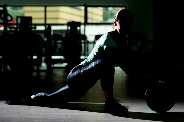 Siluet Stretching With Medicine Ball — Stock Photo, Image