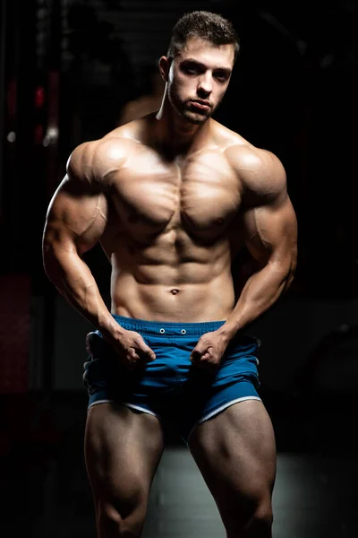 Young Man Standing Strong Gym Flexing Muscles Muscular Athletic Bodybuilder — Stock Photo, Image