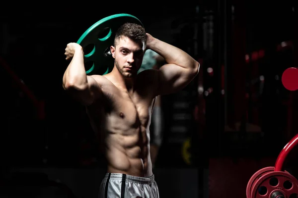 Retrato Homem Fisicamente Jovem Segurando Pesos Mão — Fotografia de Stock