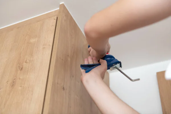 Construction Worker Use Gun Silicone Tube Repairing Installing Ceiling House — Stock Photo, Image