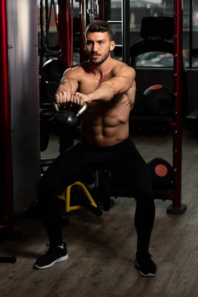 Man Working Out Kettle Bell Dark Gym Bodybuilder Doing Heavy — Stock Photo, Image