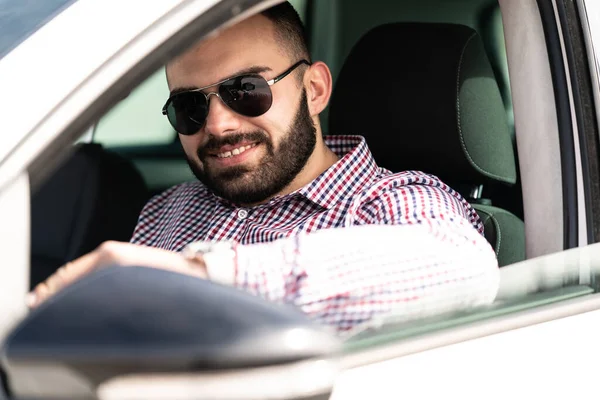 Portrait Man Driver His Car — Stock Photo, Image