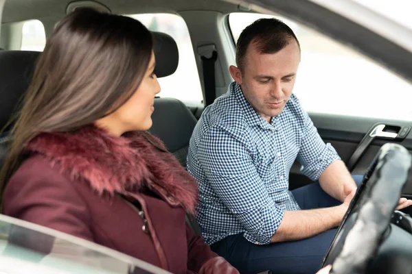 Driving Instructor Female Student Examination Car Testing Learner Driver — Stock Photo, Image