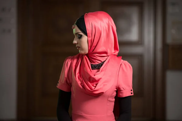 Attractive Woman Making Traditional Prayer God Allah Mosque — Stock Photo, Image