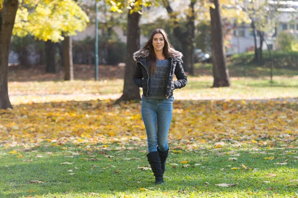 Young Woman Walking Forest Woods Autumn — Stock Photo, Image