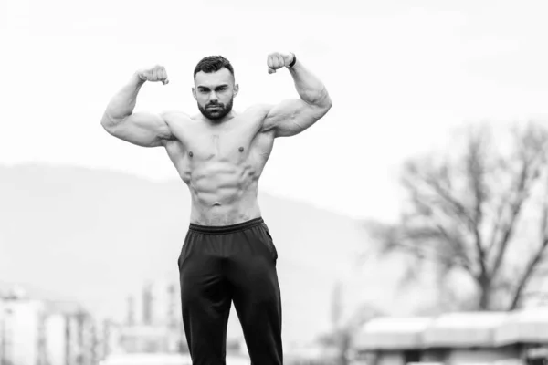 Handsome Beard Man Standing Strong Posing Outdoors — Stock Photo, Image