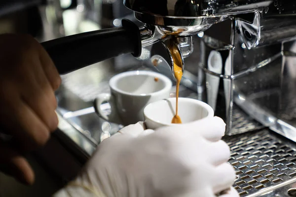 Barista Café Macht Kaffee Zubereitung Service Konzept — Stockfoto