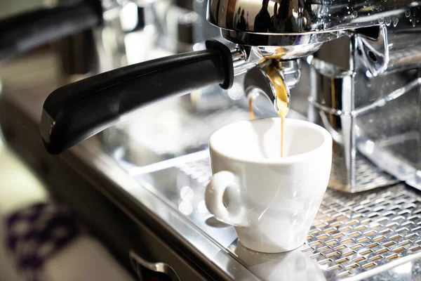 Barista Café Macht Kaffee Zubereitung Service Konzept — Stockfoto