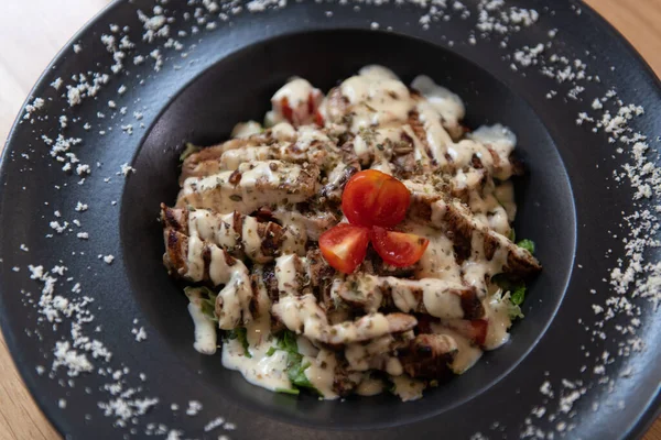 Greek Salad Chicken Grated Cheese Cherry Tomatoes — Stock Photo, Image