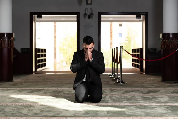 Businessman Muslim Making Traditional Prayer God Allah Mosque — Stock Photo, Image