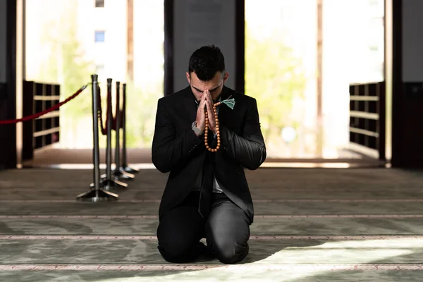 Businessman Muslim Making Traditional Prayer God Allah Mosque — Stock Photo, Image