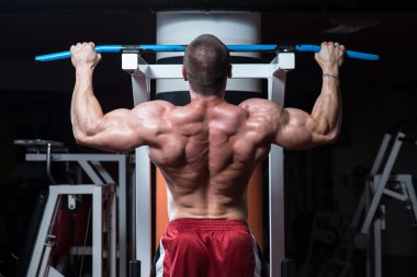 çene ups egzersiz sırt için