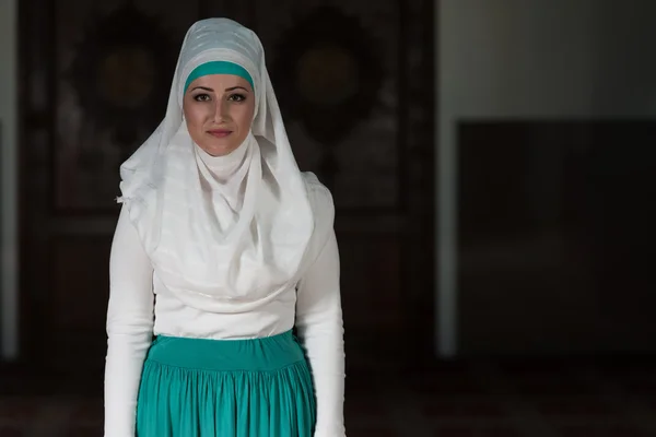 รูปภาพของหญิงสาวมุสลิม — ภาพถ่ายสต็อก