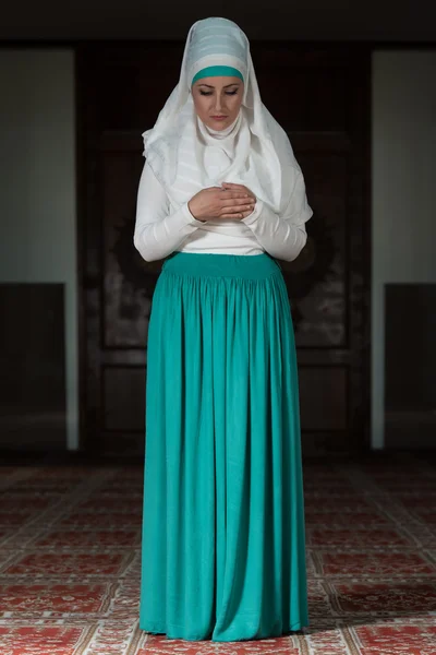 Humble Muslim Prayer Woman — Stock Photo, Image