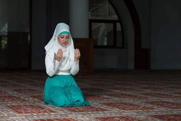 Oración en la mezquita — Foto de Stock