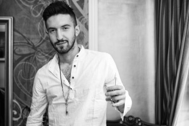 gülümseyen Kuaför portresi