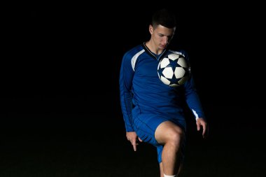 Futbolcu top eylem ile