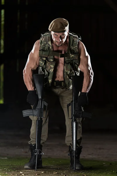 Man With A Machine Gun — Stock Photo, Image