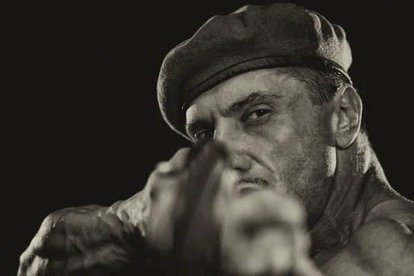 Man Drawing Machine Gun In Self Defense — Stock Photo, Image