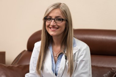 Kadın doktor kısa molası